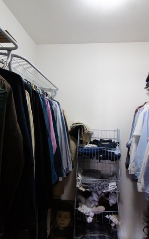 Casa de condomínio à venda com 450m², 4 quartos e 4 vagas Casa de condomínio à venda com 450m², 4 quartos e 4 vagasCloset da Suíte Master