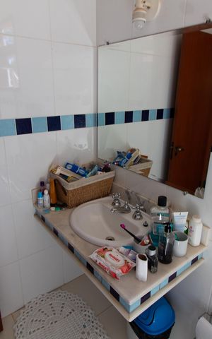 Casa de condomínio à venda com 450m², 4 quartos e 4 vagas Casa de condomínio à venda com 450m², 4 quartos e 4 vagasBanheiro da Suíte