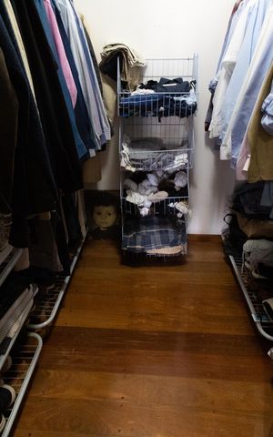 Casa de condomínio à venda com 450m², 4 quartos e 4 vagas Casa de condomínio à venda com 450m², 4 quartos e 4 vagasCloset da Suíte Master