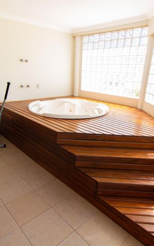 Casa de condomínio à venda com 450m², 4 quartos e 4 vagas Casa de condomínio à venda com 450m², 4 quartos e 4 vagasSacada da Suíte Master
