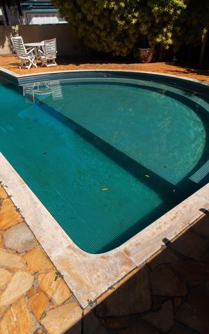 Casa de condomínio à venda com 450m², 4 quartos e 4 vagas Casa de condomínio à venda com 450m², 4 quartos e 4 vagasÁrea comum - Piscina