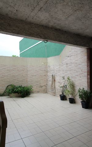 Casa à venda com 90m², 2 quartos e 2 vagasGaragem