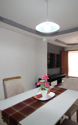 Casa à venda com 90m², 2 quartos e 2 vagasSala