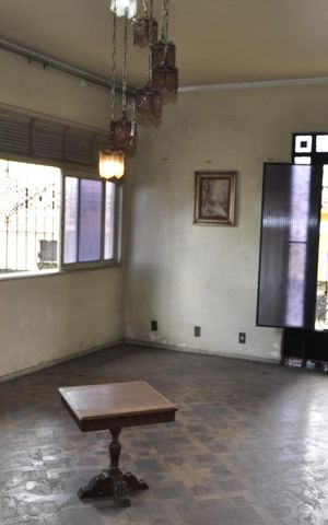 Casa à venda com 300m², 4 quartos e 4 vagasSala