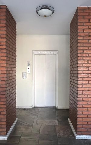 Apartamento à venda com 114m², 3 quartos e sem vaga Apartamento à venda com 114m², 3 quartos e sem vagaHall de entrada
