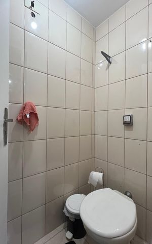 Apartamento à venda com 114m², 3 quartos e sem vaga Apartamento à venda com 114m², 3 quartos e sem vagaBanheiro de serviço