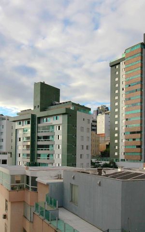 Apartamento à venda com 364m², 4 quartos e 4 vagasVista