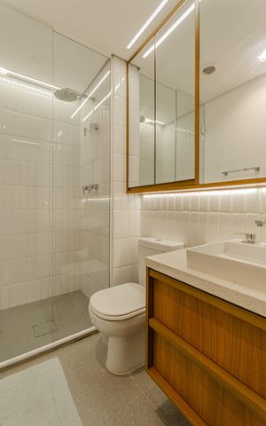 Apartamento à venda com 155m², 3 quartos e 2 vagas Apartamento à venda com 155m², 3 quartos e 2 vagasBanheiro da Suíte 3