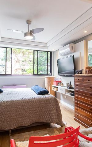 Apartamento à venda com 240m², 4 quartos e 2 vagas Apartamento à venda com 240m², 4 quartos e 2 vagasSuíte 3