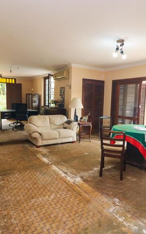 Casa à venda com 140m², 4 quartos e 4 vagas Casa à venda com 140m², 4 quartos e 4 vagasSala 1