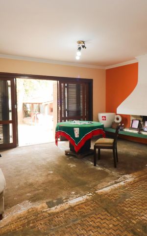 Casa à venda com 140m², 4 quartos e 4 vagas Casa à venda com 140m², 4 quartos e 4 vagasSala 1