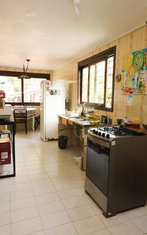Casa à venda com 140m², 4 quartos e 4 vagas Casa à venda com 140m², 4 quartos e 4 vagasCozinha