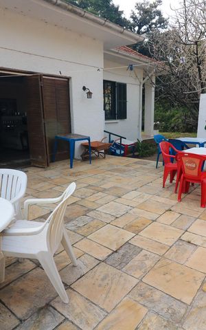 Casa à venda com 140m², 4 quartos e 4 vagas Casa à venda com 140m², 4 quartos e 4 vagasSacada da sala 1