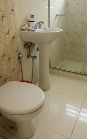 Casa à venda com 140m², 4 quartos e 4 vagas Casa à venda com 140m², 4 quartos e 4 vagasBanheiro da Suíte