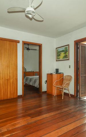 Casa à venda com 200m², 4 quartos e 2 vagasSala