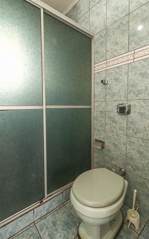 Casa à venda com 200m², 4 quartos e 2 vagasBanheiro da Suíte