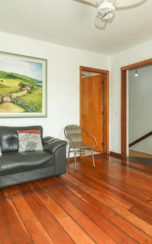 Casa à venda com 200m², 4 quartos e 2 vagasSala