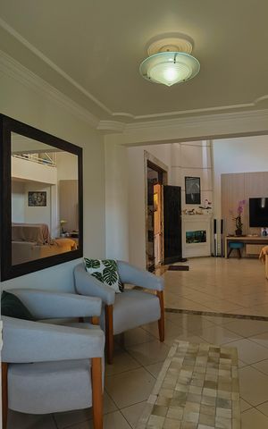 Casa à venda com 406m², 4 quartos e 3 vagasSala - Entrada