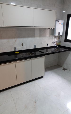 Casa de condomínio à venda com 531m², 4 quartos e 4 vagas Casa de condomínio à venda com 531m², 4 quartos e 4 vagasÁrea de Serviço