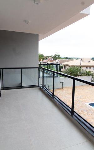 Casa de condomínio à venda com 531m², 4 quartos e 4 vagas Casa de condomínio à venda com 531m², 4 quartos e 4 vagasSacada Suíte 3