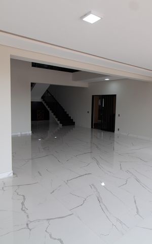 Casa de condomínio à venda com 531m², 4 quartos e 4 vagas Casa de condomínio à venda com 531m², 4 quartos e 4 vagasSala