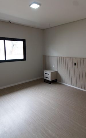 Casa de condomínio à venda com 531m², 4 quartos e 4 vagas Casa de condomínio à venda com 531m², 4 quartos e 4 vagasSuíte 1