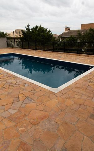 Casa de condomínio à venda com 531m², 4 quartos e 4 vagas Casa de condomínio à venda com 531m², 4 quartos e 4 vagasÁrea Externa