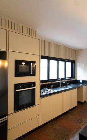 Casa de condomínio à venda com 531m², 4 quartos e 4 vagas Casa de condomínio à venda com 531m², 4 quartos e 4 vagasCozinha