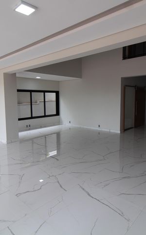 Casa de condomínio à venda com 531m², 4 quartos e 4 vagas Casa de condomínio à venda com 531m², 4 quartos e 4 vagasSala