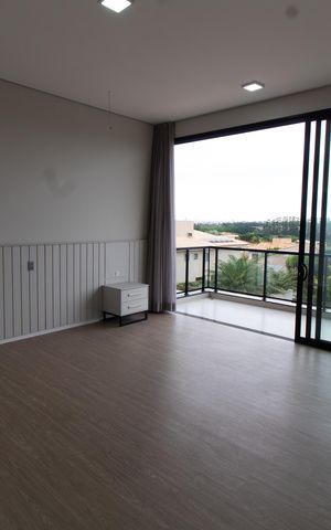 Casa de condomínio à venda com 531m², 4 quartos e 4 vagas Casa de condomínio à venda com 531m², 4 quartos e 4 vagasSuíte 3