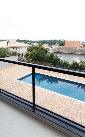 Casa de condomínio à venda com 531m², 4 quartos e 4 vagas Casa de condomínio à venda com 531m², 4 quartos e 4 vagasSacada Suíte 3