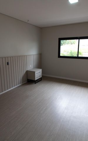 Casa de condomínio à venda com 531m², 4 quartos e 4 vagas Casa de condomínio à venda com 531m², 4 quartos e 4 vagasSuíte 2