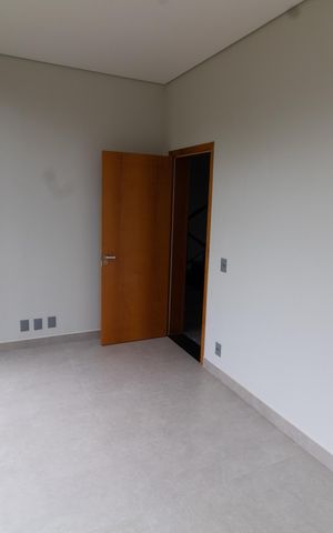 Casa de condomínio à venda com 531m², 4 quartos e 4 vagas Casa de condomínio à venda com 531m², 4 quartos e 4 vagasEscritório