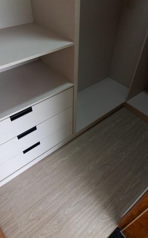 Casa de condomínio à venda com 531m², 4 quartos e 4 vagas Casa de condomínio à venda com 531m², 4 quartos e 4 vagasCloset Suíte 4