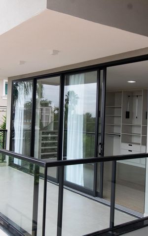 Casa de condomínio à venda com 531m², 4 quartos e 4 vagas Casa de condomínio à venda com 531m², 4 quartos e 4 vagasSacada Suíte 3