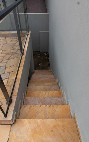 Casa de condomínio à venda com 531m², 4 quartos e 4 vagas Casa de condomínio à venda com 531m², 4 quartos e 4 vagasAcesso