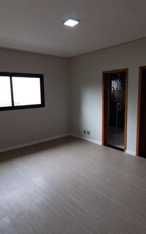 Casa de condomínio à venda com 531m², 4 quartos e 4 vagas Casa de condomínio à venda com 531m², 4 quartos e 4 vagasSuíte 2