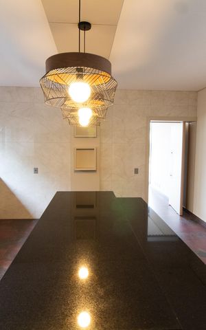 Casa de condomínio à venda com 531m², 4 quartos e 4 vagas Casa de condomínio à venda com 531m², 4 quartos e 4 vagasCozinha