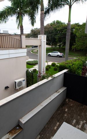 Casa de condomínio à venda com 531m², 4 quartos e 4 vagas Casa de condomínio à venda com 531m², 4 quartos e 4 vagasVista Suíte 1