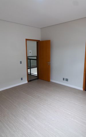 Casa de condomínio à venda com 531m², 4 quartos e 4 vagas Casa de condomínio à venda com 531m², 4 quartos e 4 vagasSuíte 1