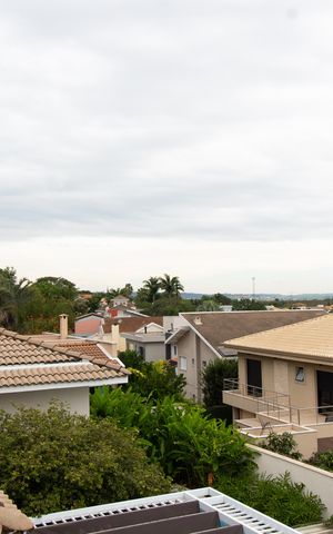Casa de condomínio à venda com 531m², 4 quartos e 4 vagas Casa de condomínio à venda com 531m², 4 quartos e 4 vagasVista Sacada Suíte 3
