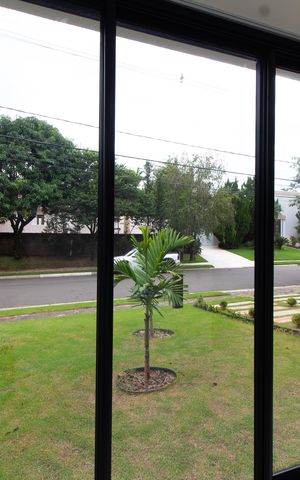 Casa de condomínio à venda com 531m², 4 quartos e 4 vagas Casa de condomínio à venda com 531m², 4 quartos e 4 vagasEscritório