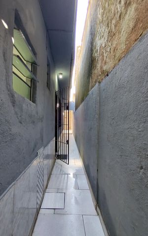 Casa para alugar com 95m², 1 quarto e 2 vagas Casa para alugar com 95m², 1 quarto e 2 vagasCorredor lateral