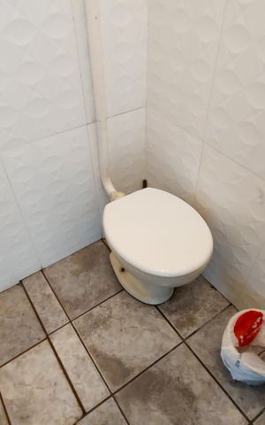 Casa para alugar com 95m², 1 quarto e 2 vagas Casa para alugar com 95m², 1 quarto e 2 vagasBanheiro de Serviço