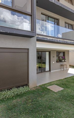 Casa de condomínio à venda com 634m², 6 quartos e 6 vagas Casa de condomínio à venda com 634m², 6 quartos e 6 vagasQuintal