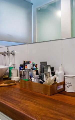 Casa à venda com 220m², 3 quartos e 4 vagas Casa à venda com 220m², 3 quartos e 4 vagasBanheiro Suíte 2