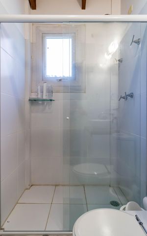 Casa à venda com 220m², 3 quartos e 4 vagas Casa à venda com 220m², 3 quartos e 4 vagasBanheiro Suíte 1