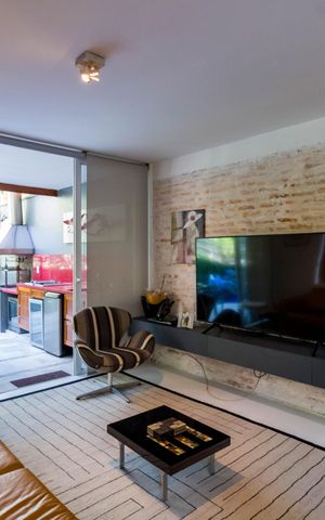 Casa à venda com 220m², 3 quartos e 4 vagas Casa à venda com 220m², 3 quartos e 4 vagasSala