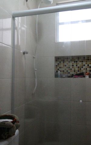 Casa de condomínio à venda com 135m², 3 quartos e 2 vagasBanheiro 1