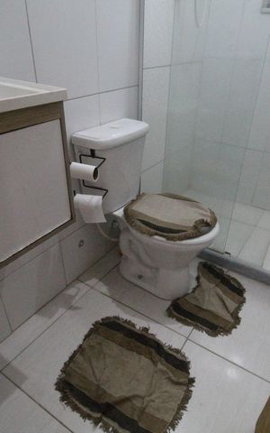 Casa de condomínio à venda com 135m², 3 quartos e 2 vagasBanheiro 2